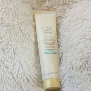 New!💋Satin hands skin softener/extra emollient 💋